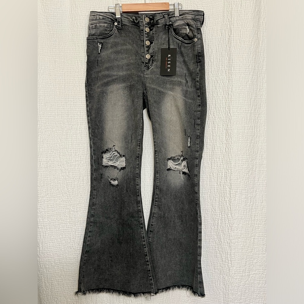 NWT Risen Women’s Mid Rise Distressed Button Fly Flare. Size 32/15